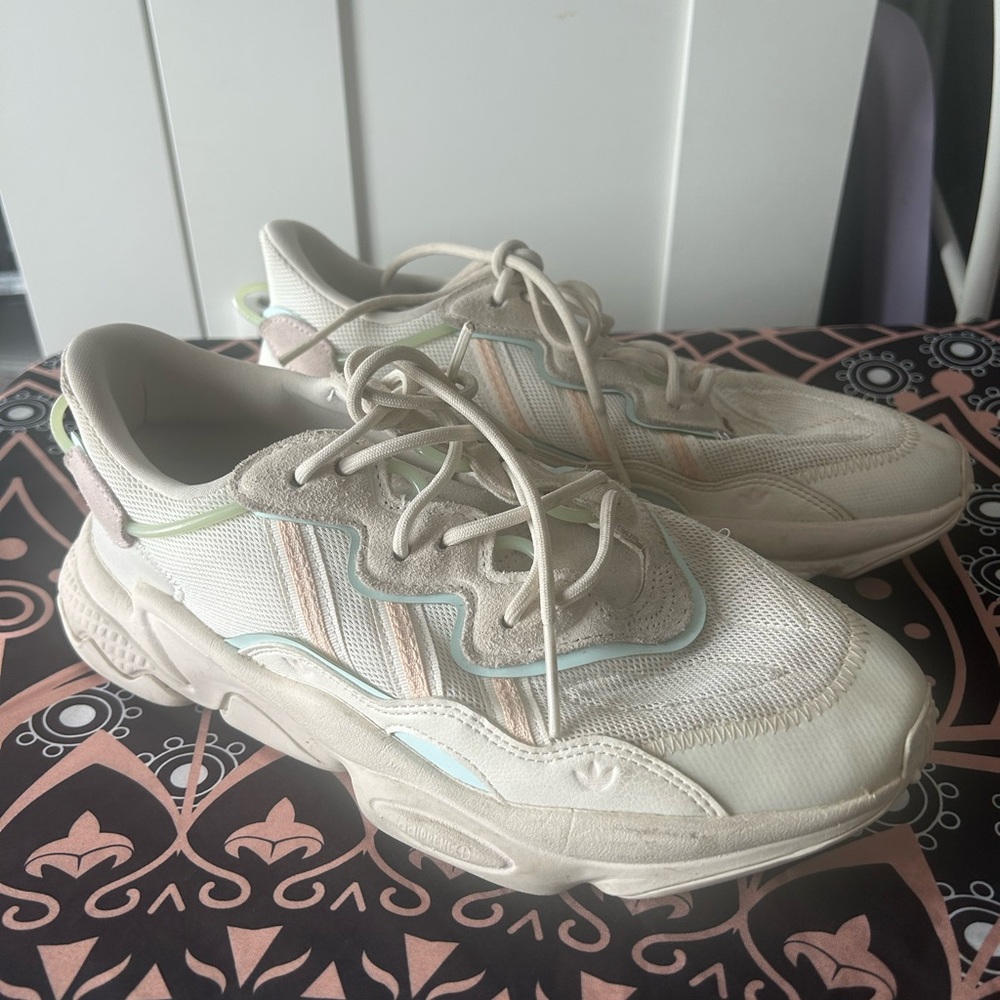 Adidas ozweego sneakers